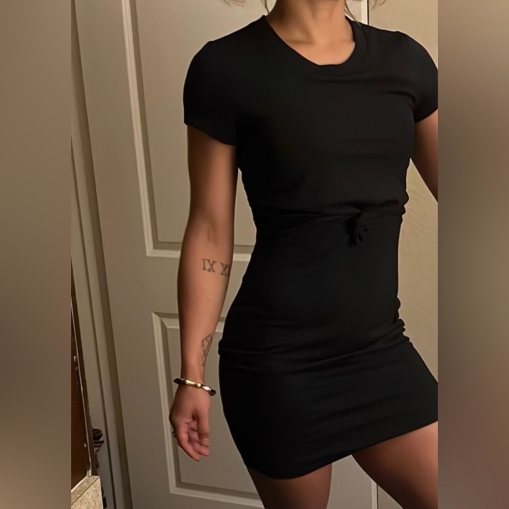 Effortlessly Chic: The Perfect Black Dress for Any Occasion